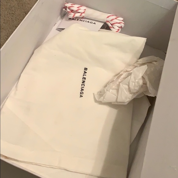 Balenciaga’s - Picture 6 of 8